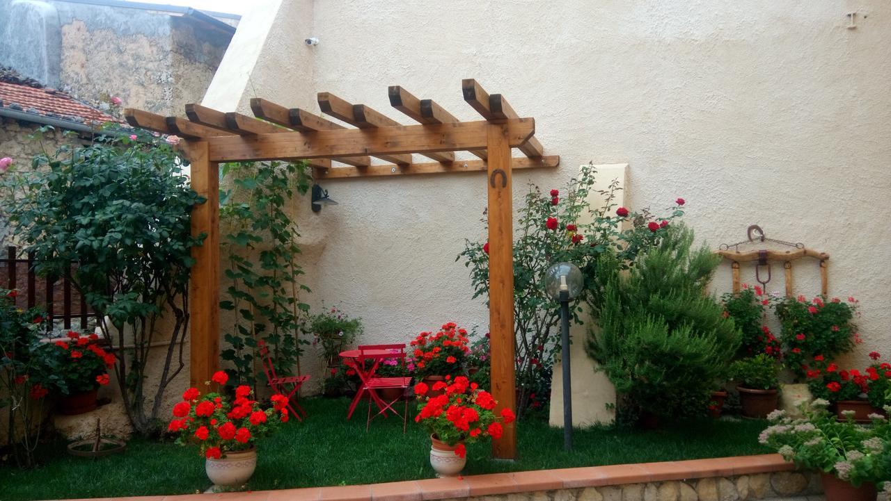 B&B A Casa Di Nonna Massa d'Albe Exterior foto