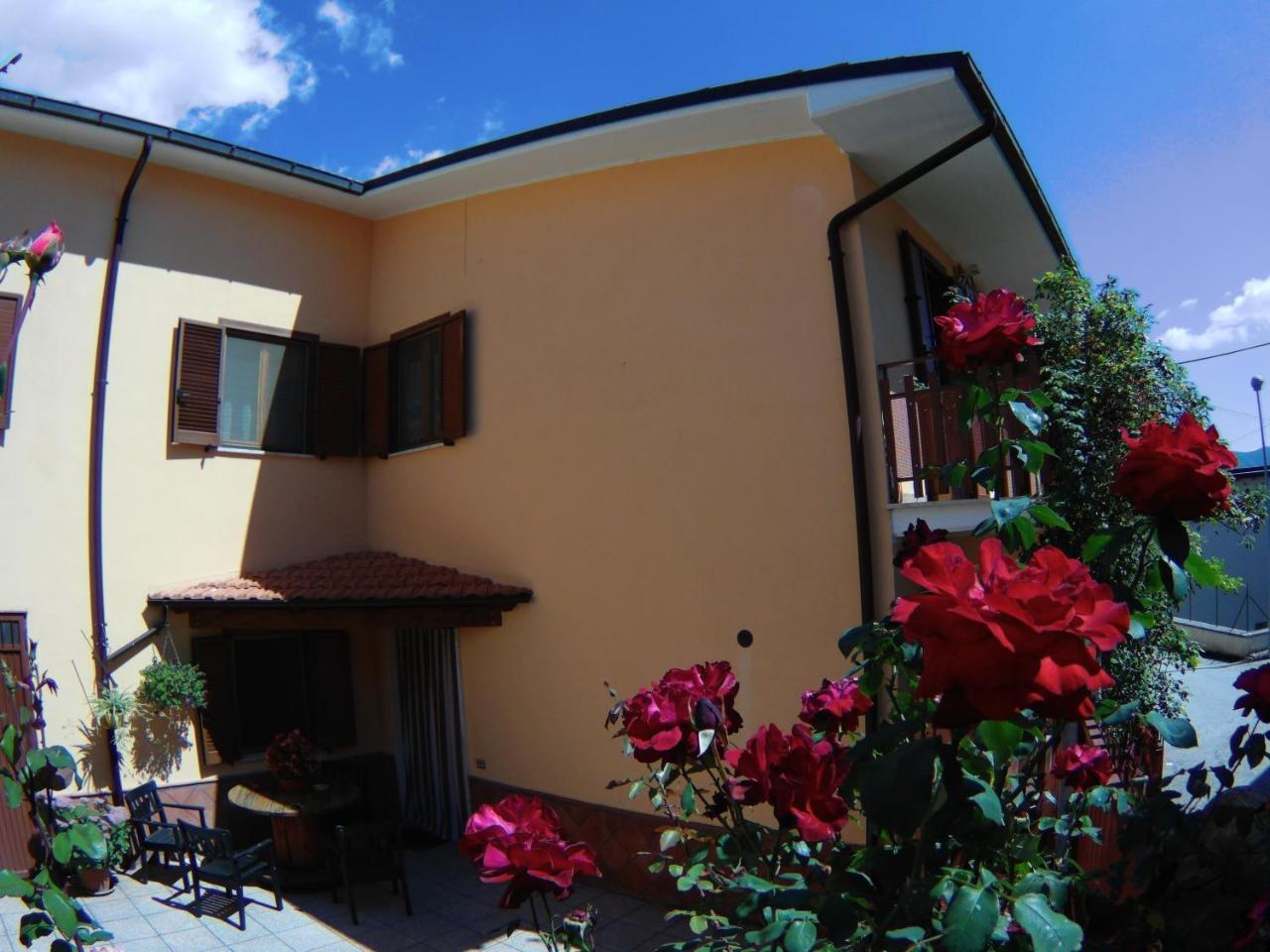 B&B A Casa Di Nonna Massa d'Albe Exterior foto