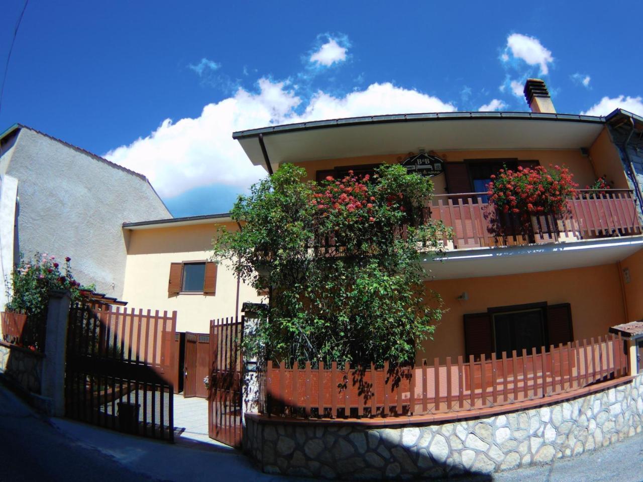 B&B A Casa Di Nonna Massa d'Albe Exterior foto