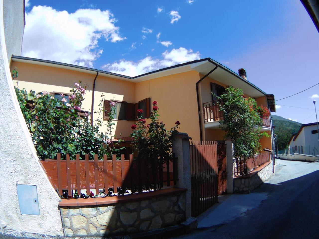 B&B A Casa Di Nonna Massa d'Albe Exterior foto