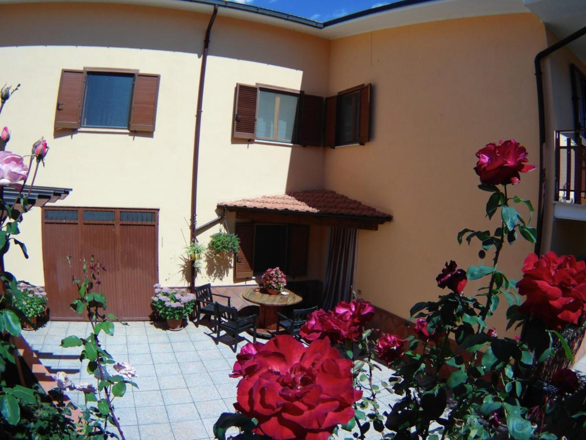 B&B A Casa Di Nonna Massa d'Albe Exterior foto